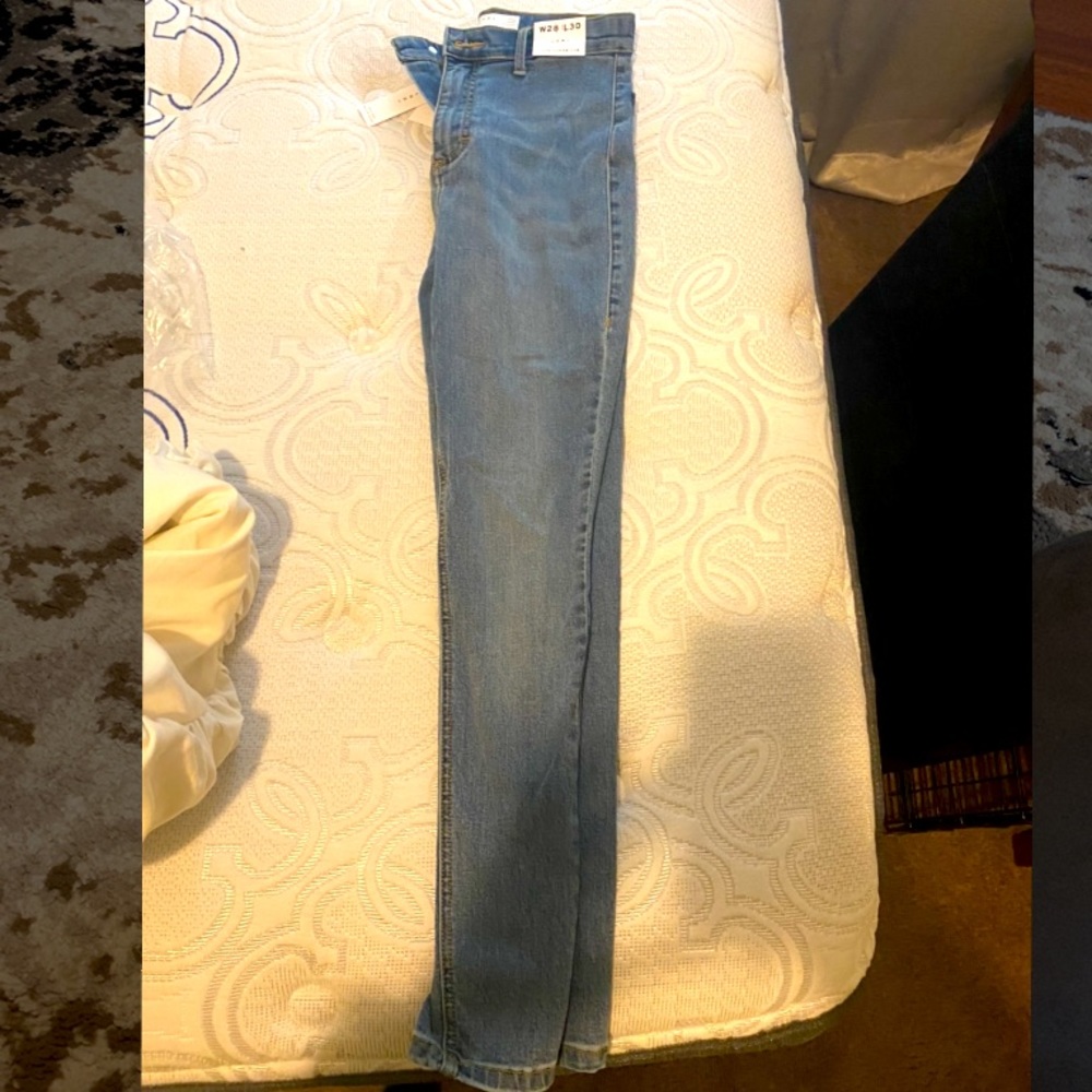 Final sale: Topshop never worn very fitted jeans